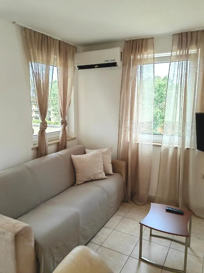 Sea View Apartment & Studio Apartment Bruno Umag 0*,
