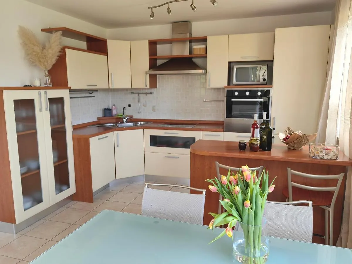 Sea View Apartment & Studio Apartment Bruno Umag